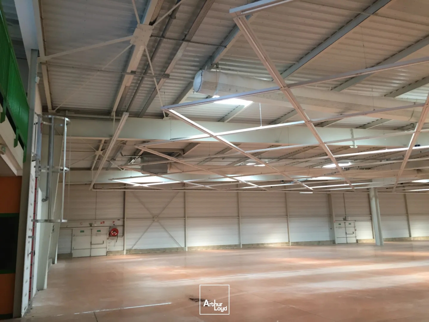 Locaux à vendre - 1750m2 - Soissons (02200)