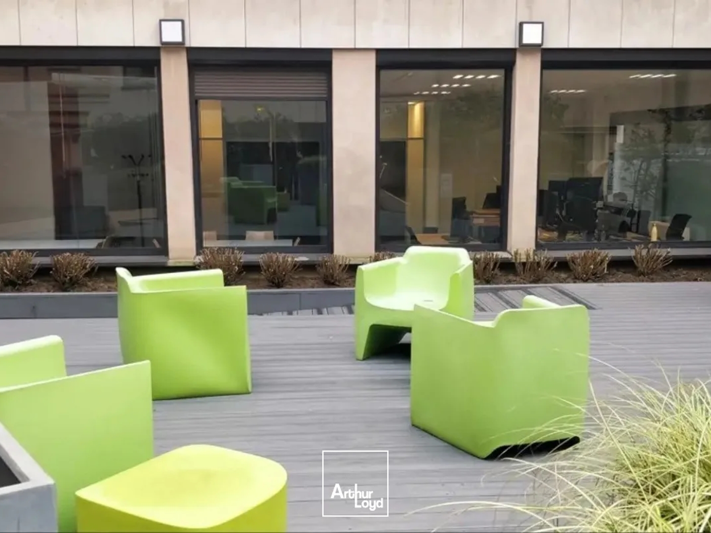 Bureaux opérés Paris 10 : Espaces communs 2000 m² et services inclus