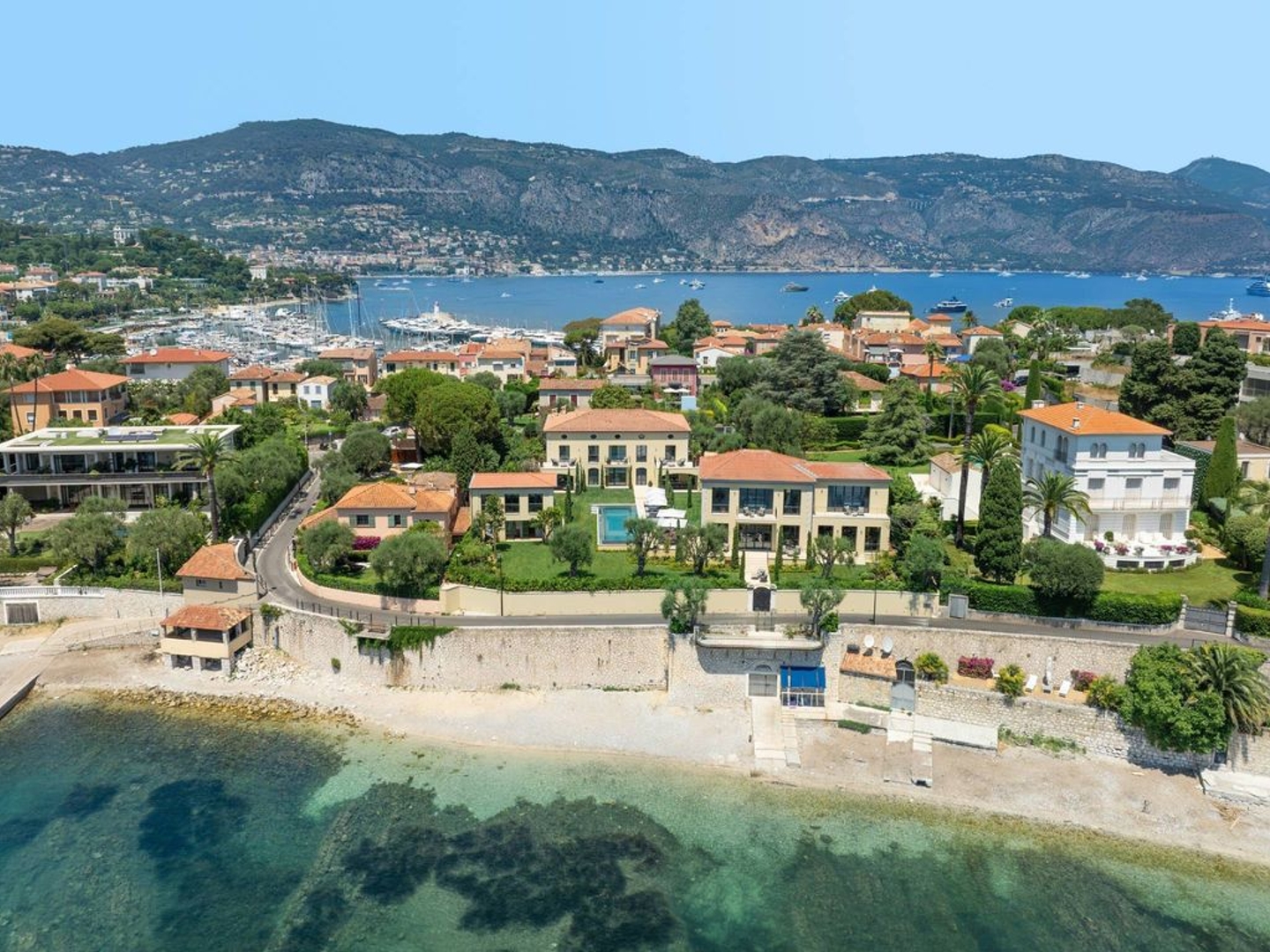Maison individuelle 12 pièces 1150 m²