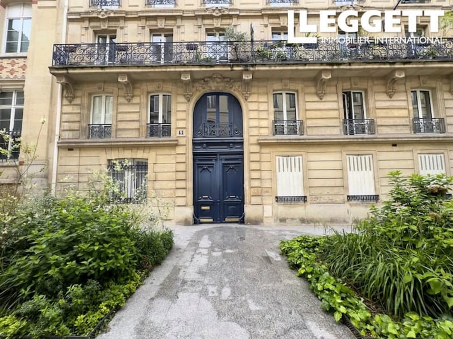 PARIS 8e Saint-Augustin, apart à usage mixte sur 2 niveaux de 127m2 (87m2 avec commercialité)