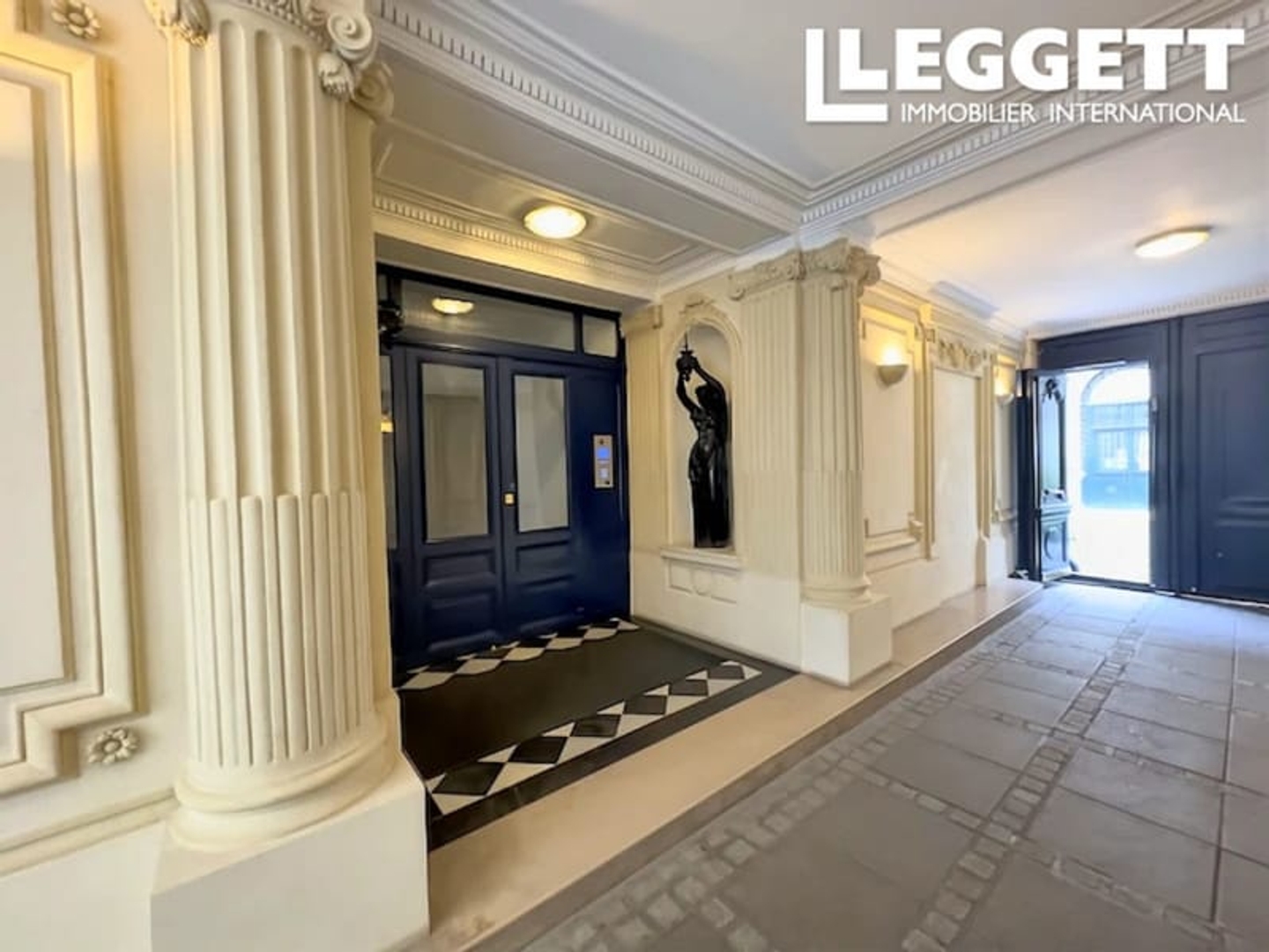 Appartement à vendre - 7 pièces - 126m2 - Paris 8e (75008)