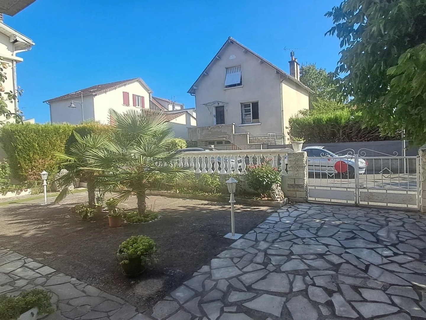 Charmante maison de village à Boulazac Isle Manoire