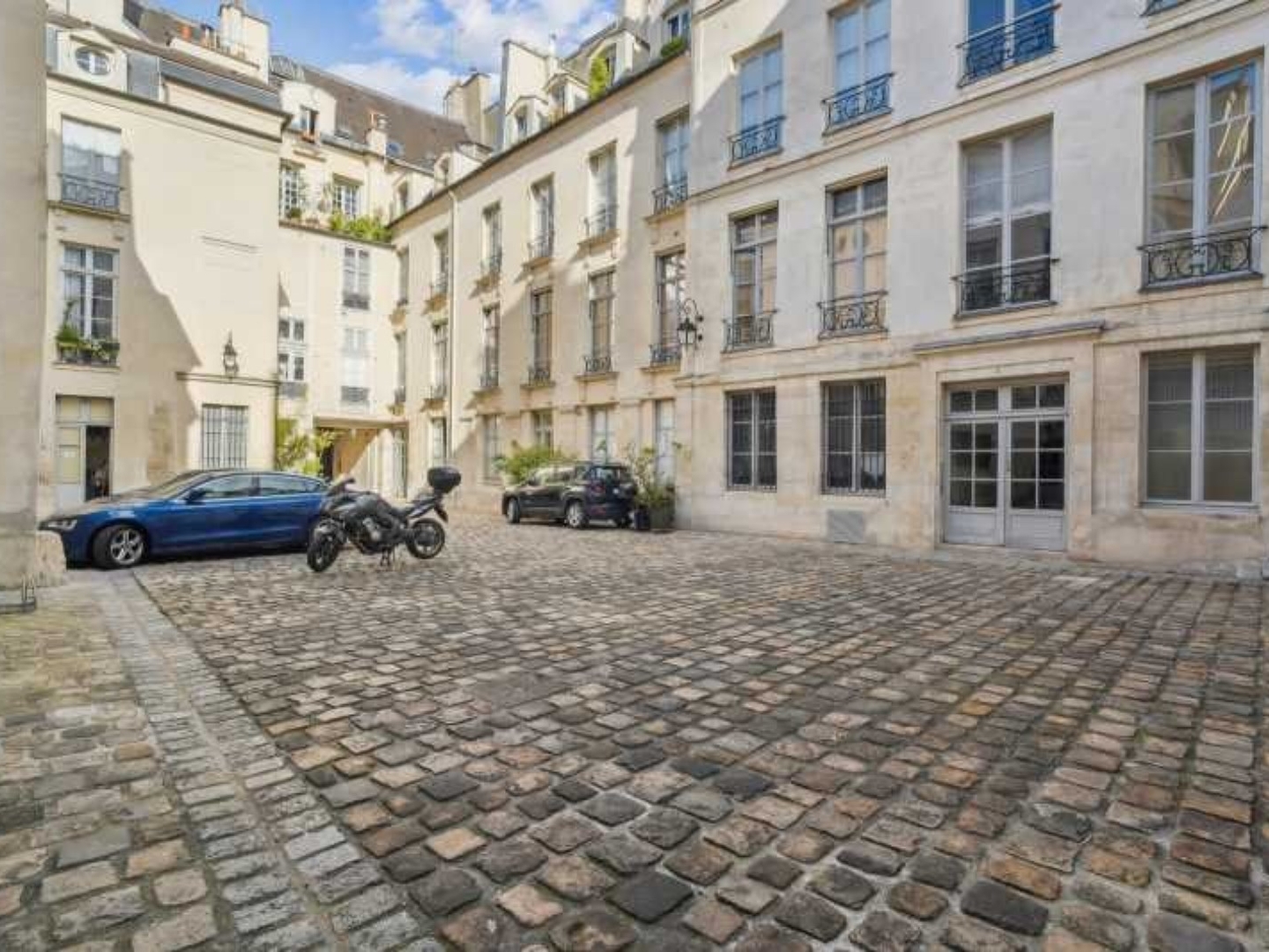 Locaux à vendre - 152m2 - Paris 4e (75004)