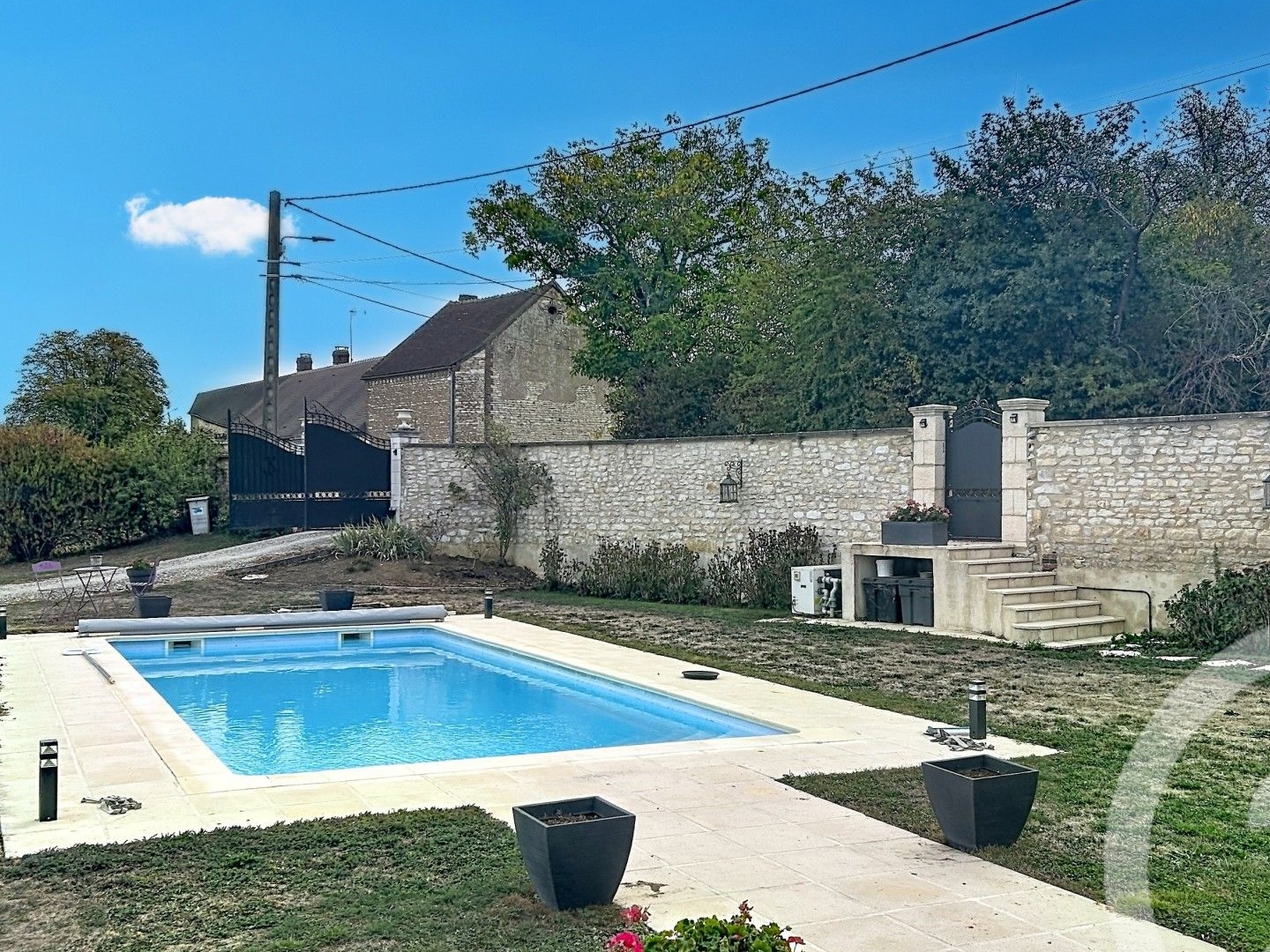 Maison à vendre - 6 pièces - 180m2 - Poilly-Sur-Tholon (89110)