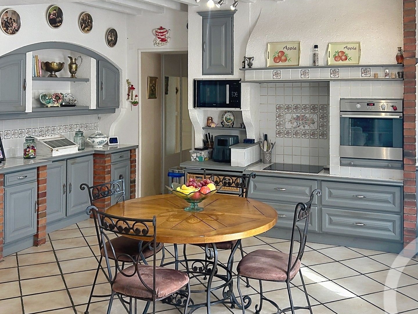 Maison à vendre - 6 pièces - 180m2 - Poilly-Sur-Tholon (89110)