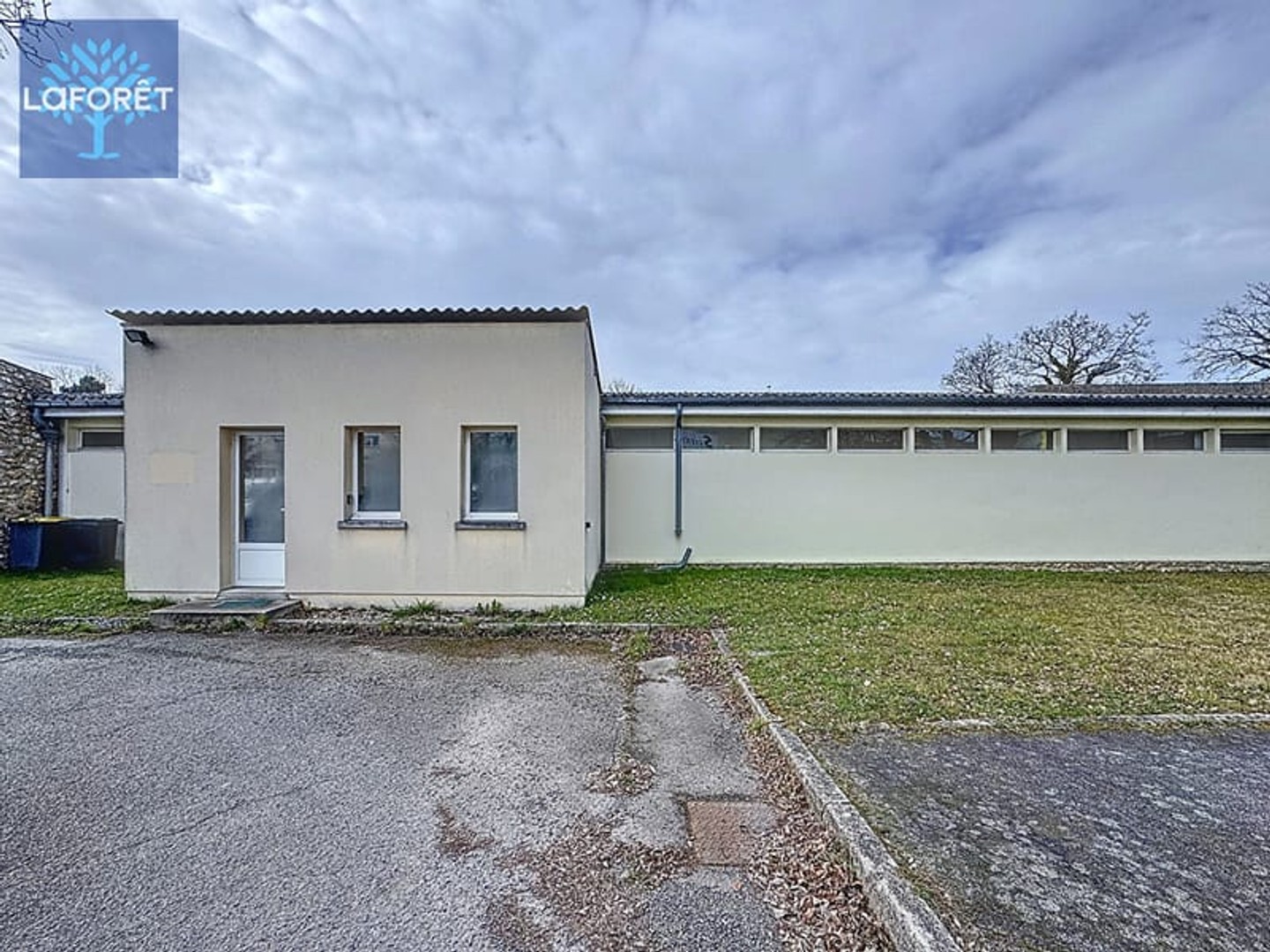 Immeuble commercial 7 pièces 195 m²