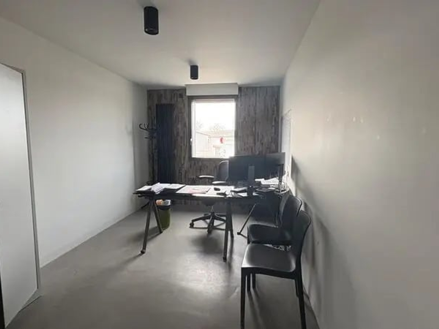 A VENDRE 625 m2 de bureaux avec visibilité dans la zone industrielle - SAINT JEAN DE LA RUELLE