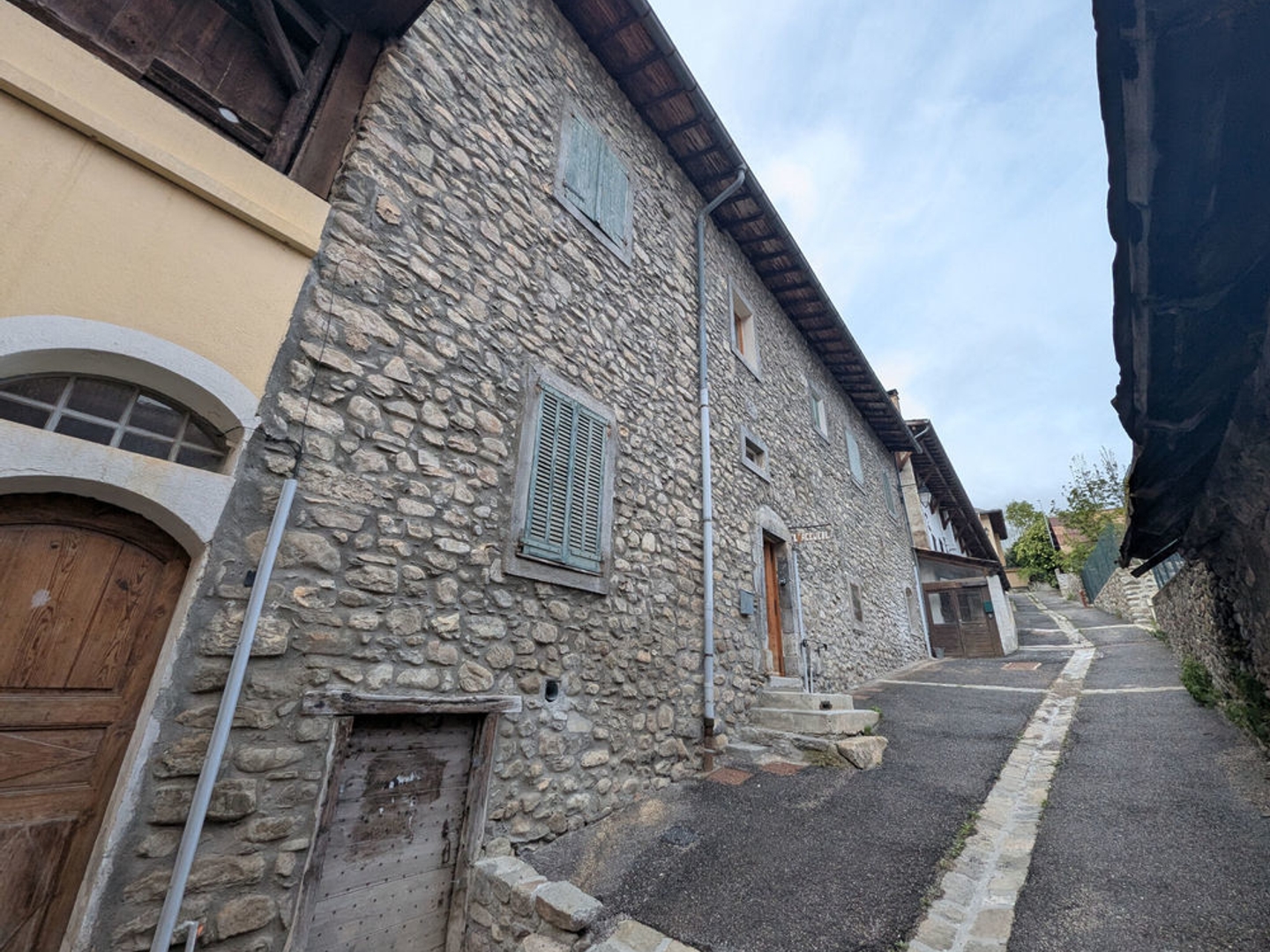 Locaux à vendre - 11 pièces - 425m2 - Allos (04260)