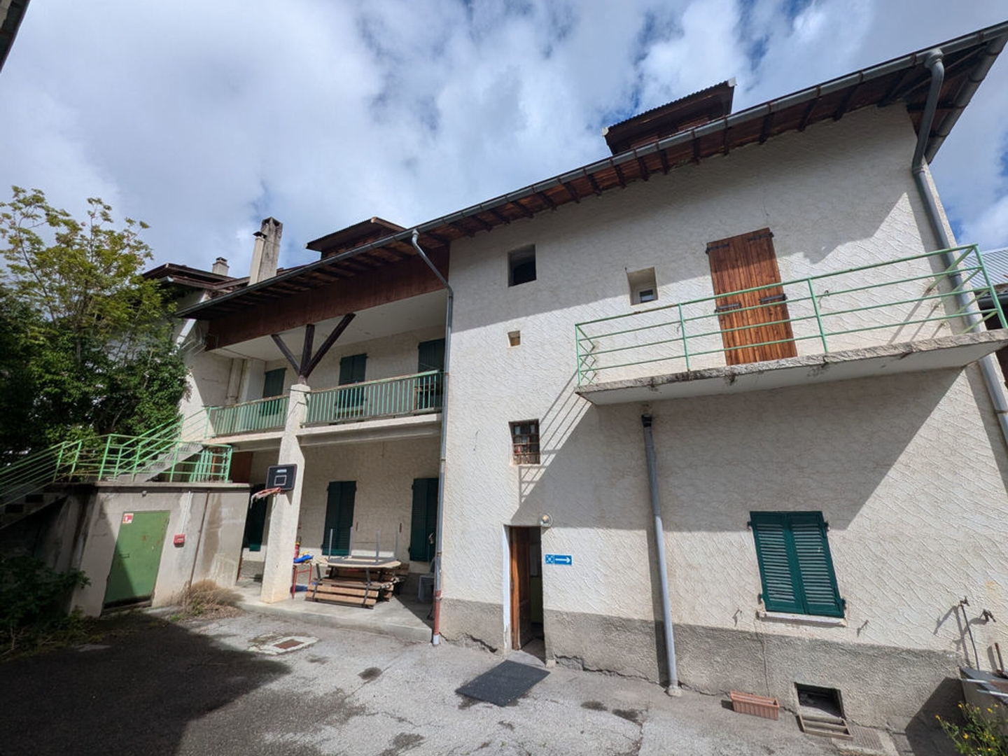 Locaux à vendre - 11 pièces - 425m2 - Allos (04260)