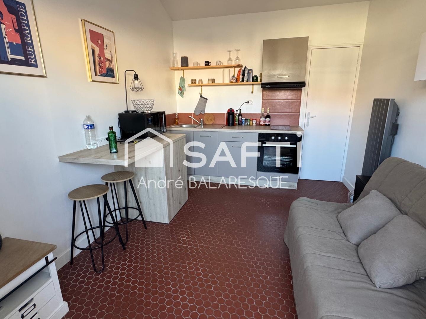 Studio clé en main avec extérieur.