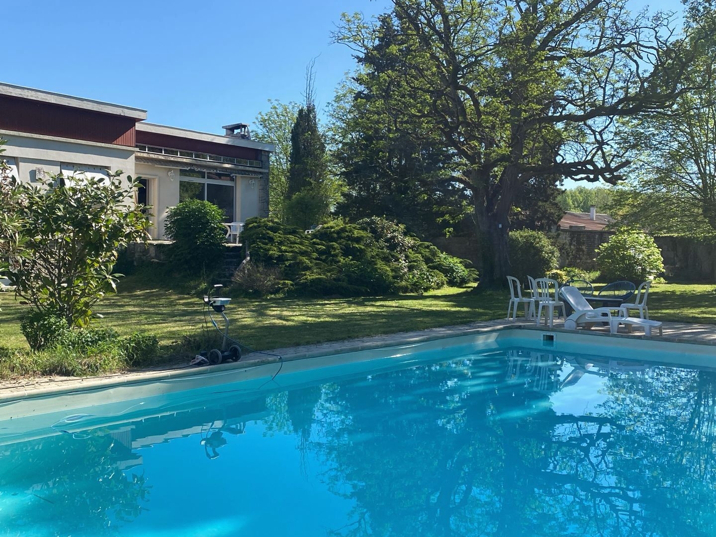 Maison à vendre - 8 pièces - 202m2 - Magné (79460)