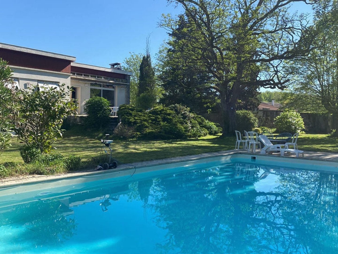 Maison à vendre - 8 pièces - 202m2 - Magné (79460)