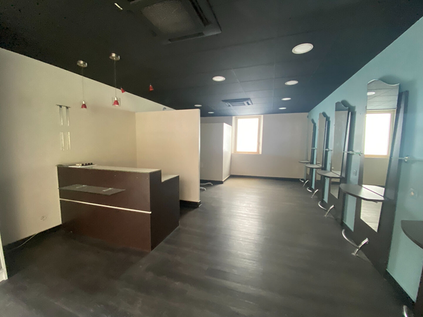 Local commercial 1 pièce 34 m²