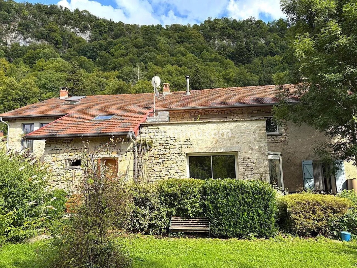 Maison 4 pièces 250 m²