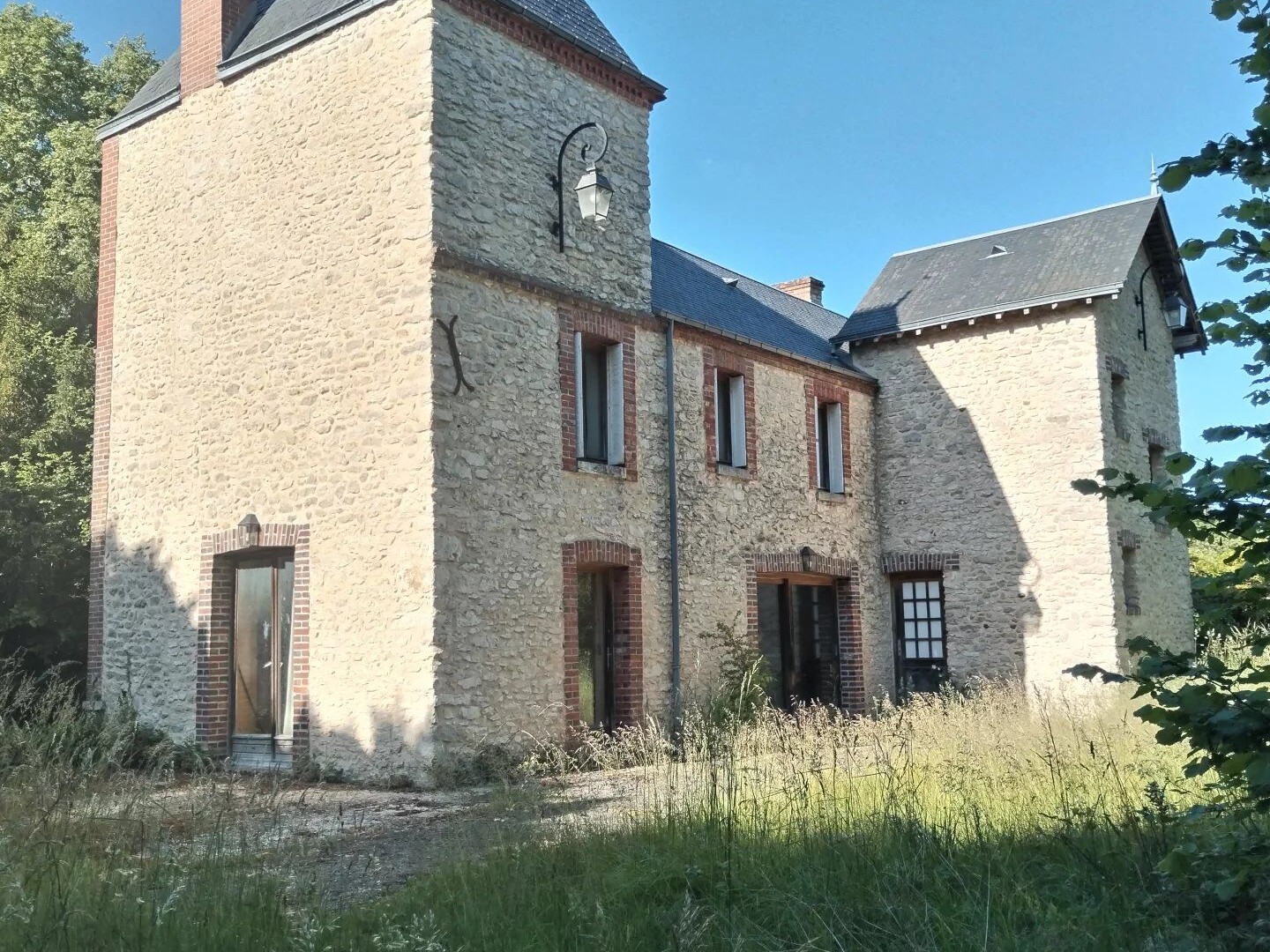 À vendre - Magnifique domaine au bord du canal de Briare, à Montcresson