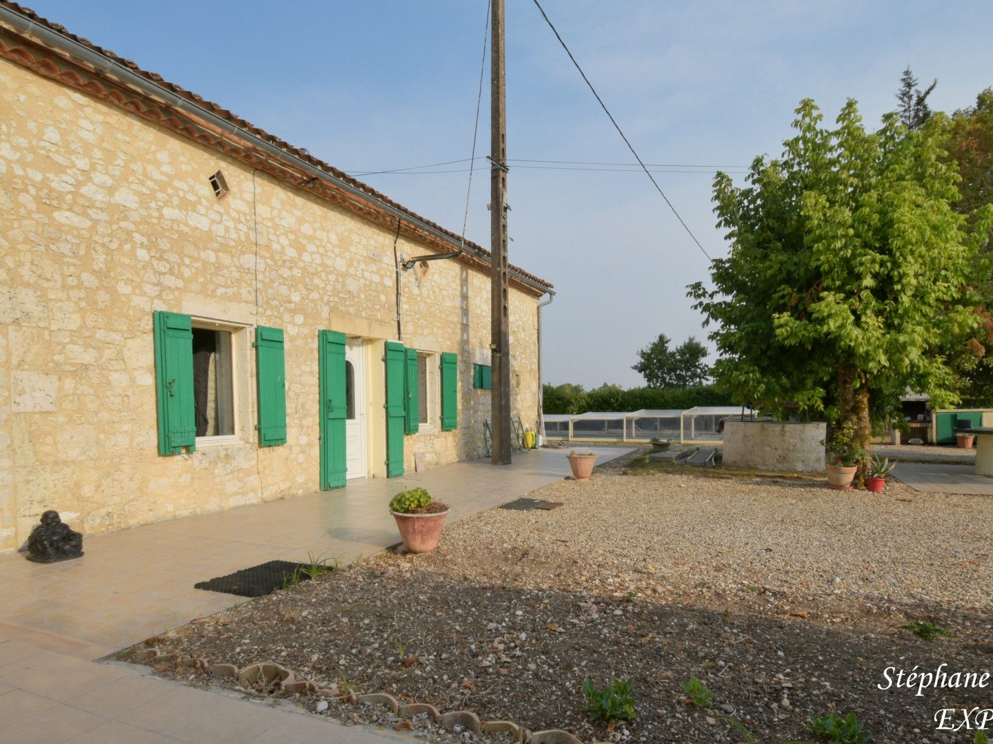 Maison en pierre avec logement indépendant - 170 m² - Grand garage 140 m²