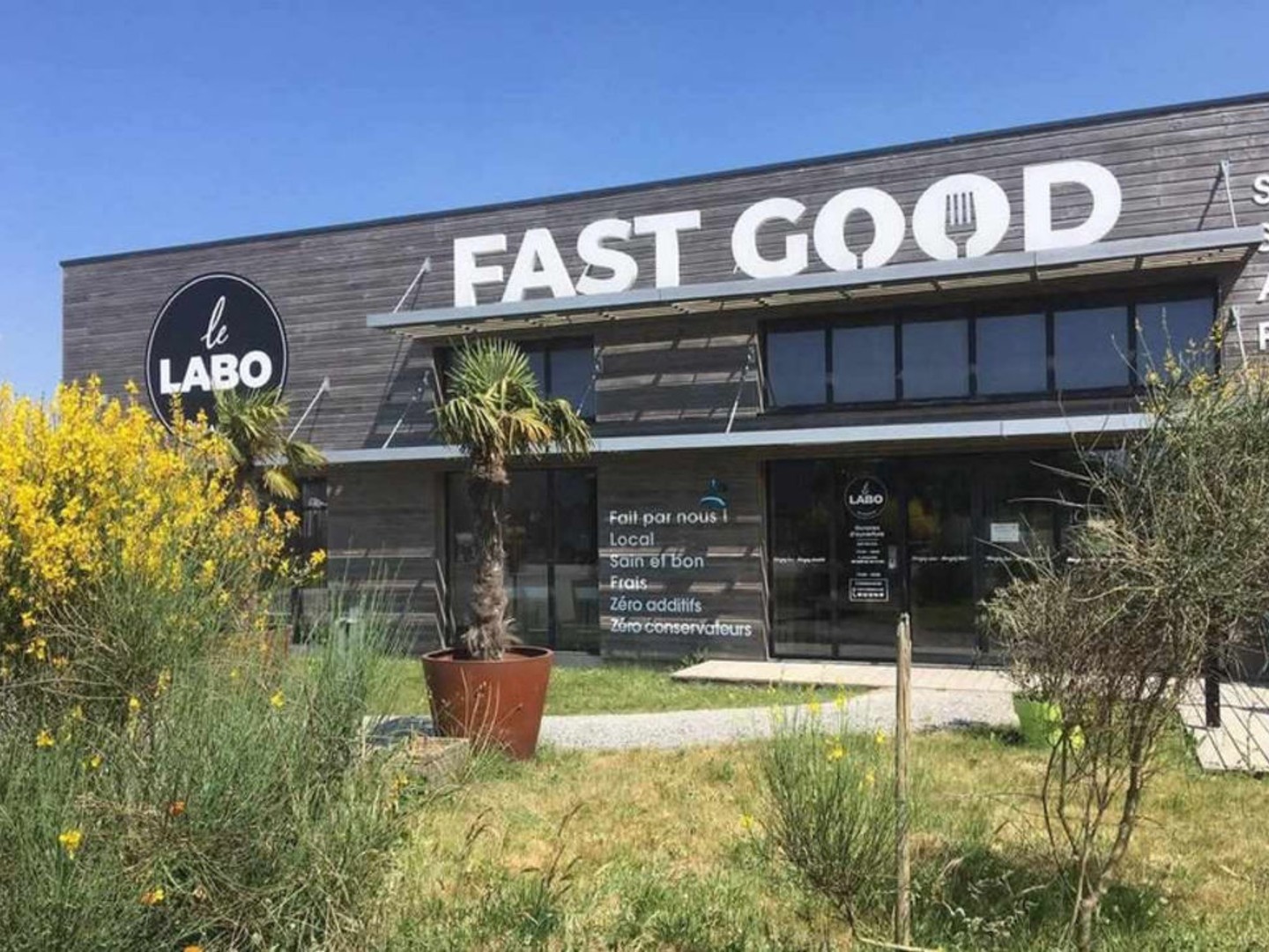 Local commercial 600 m²