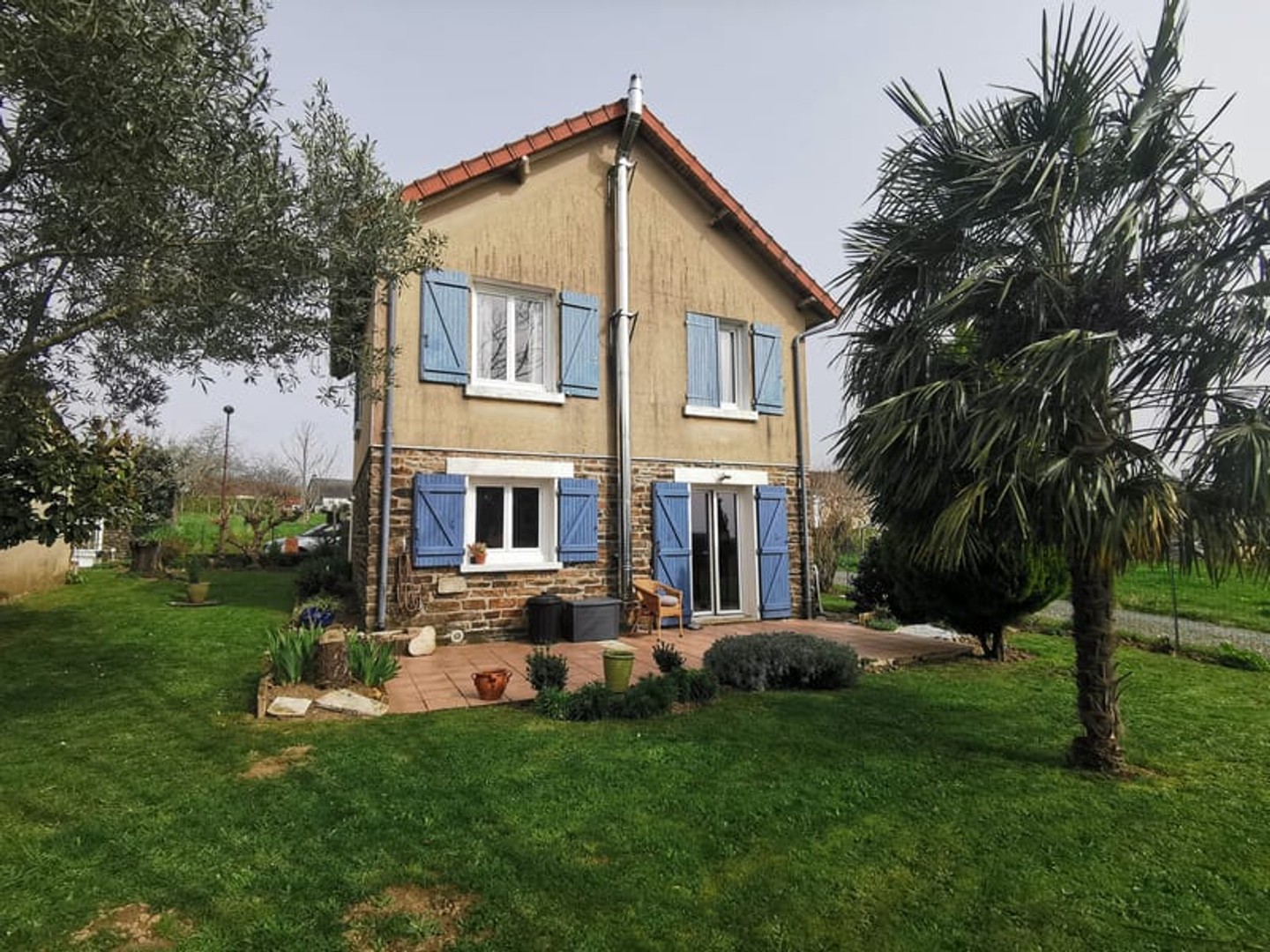 Magasin à vendre - 4 pièces - 77m2 - Angoisse (24270)