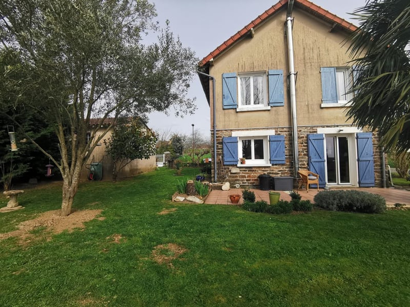 Magasin à vendre - 4 pièces - 77m2 - Angoisse (24270)