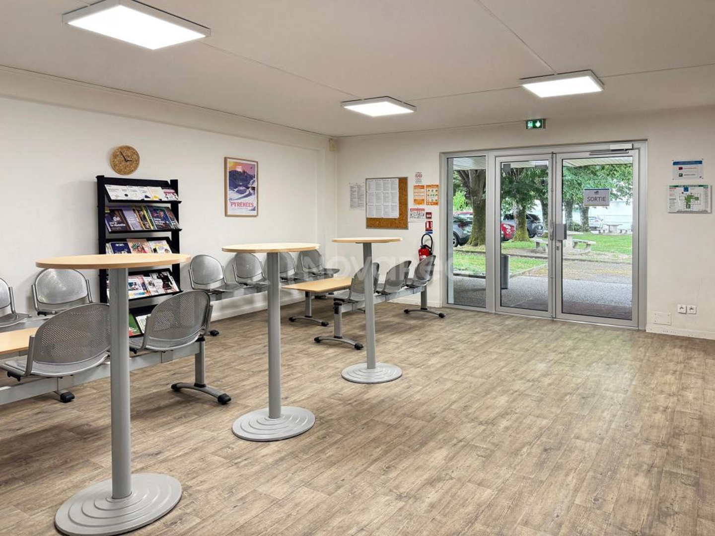 Locaux à vendre - 965m2 - Pau (64000)