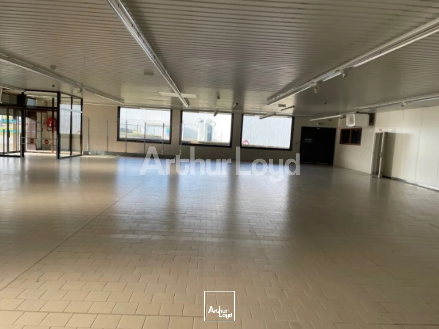 Locaux à vendre - 1082m2 - Beaurainville (62990)