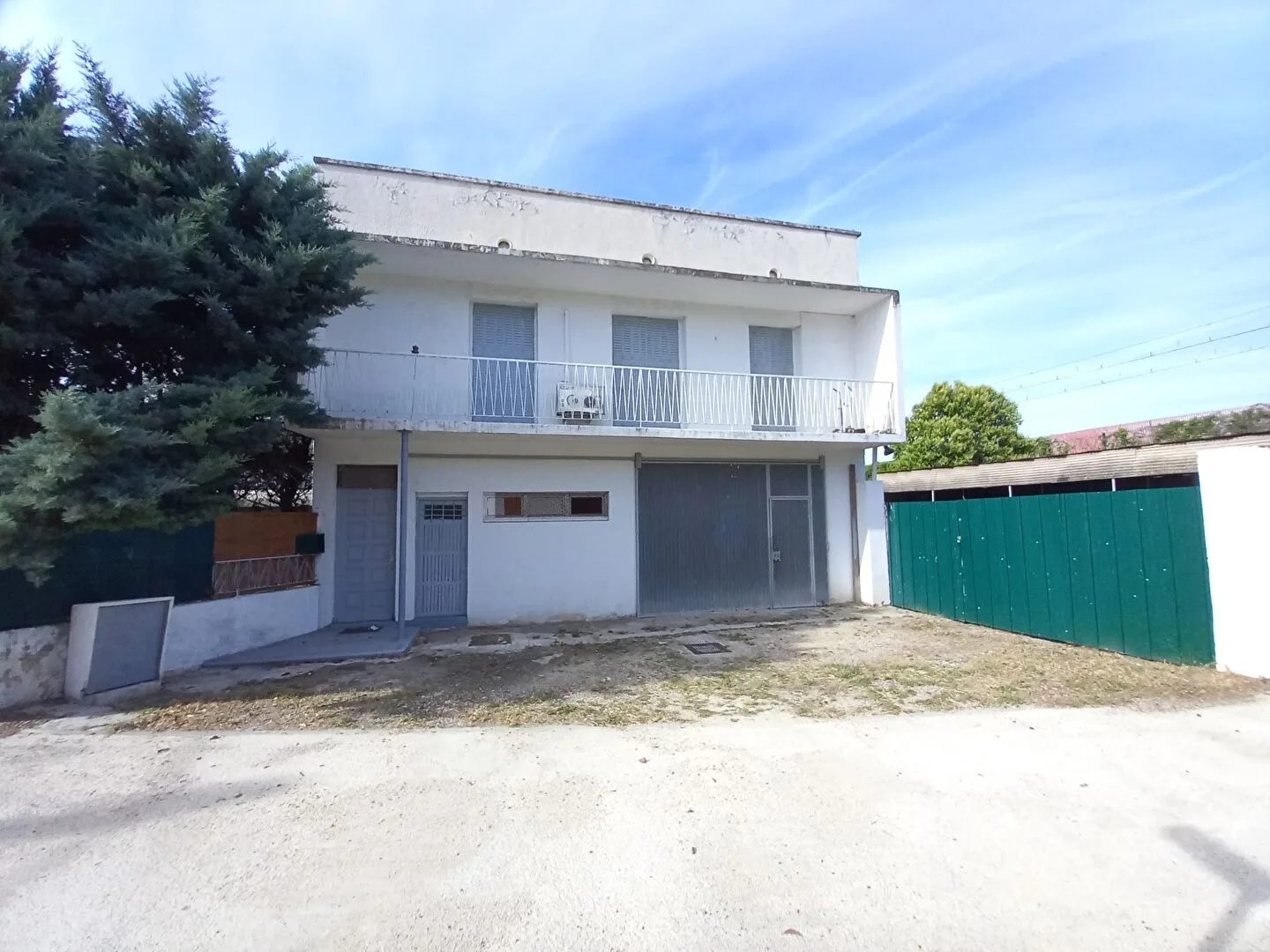 Appartement T4 + Entrepôt de 250 m² sur 1322 m² de terrain