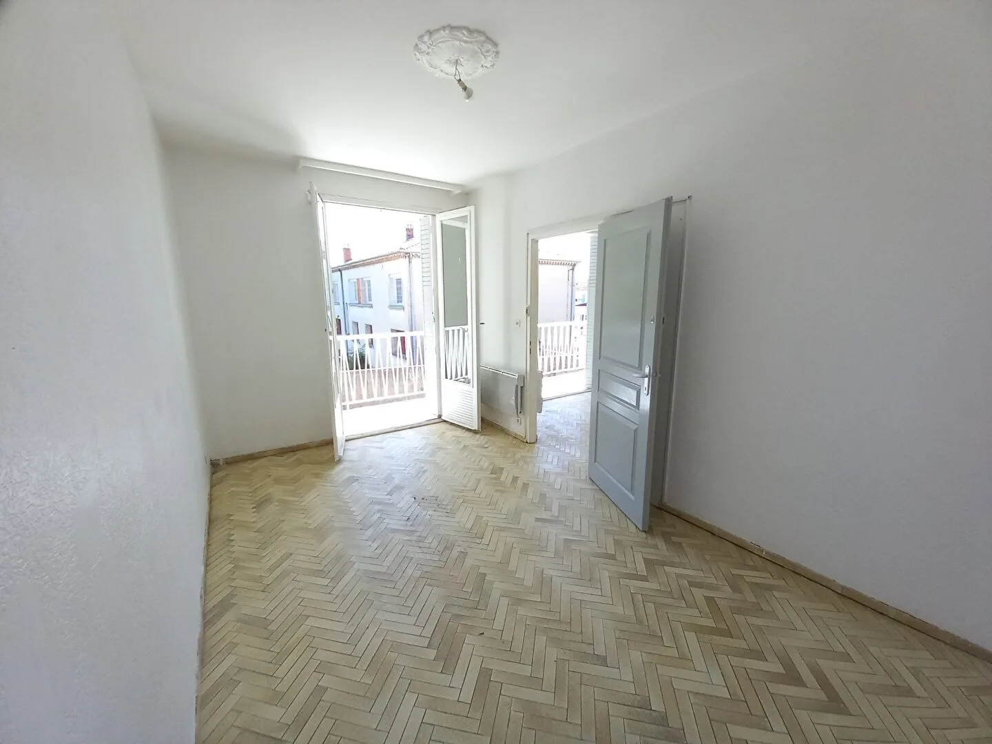 Immeuble à vendre - 80m2 - Montélimar (26200)