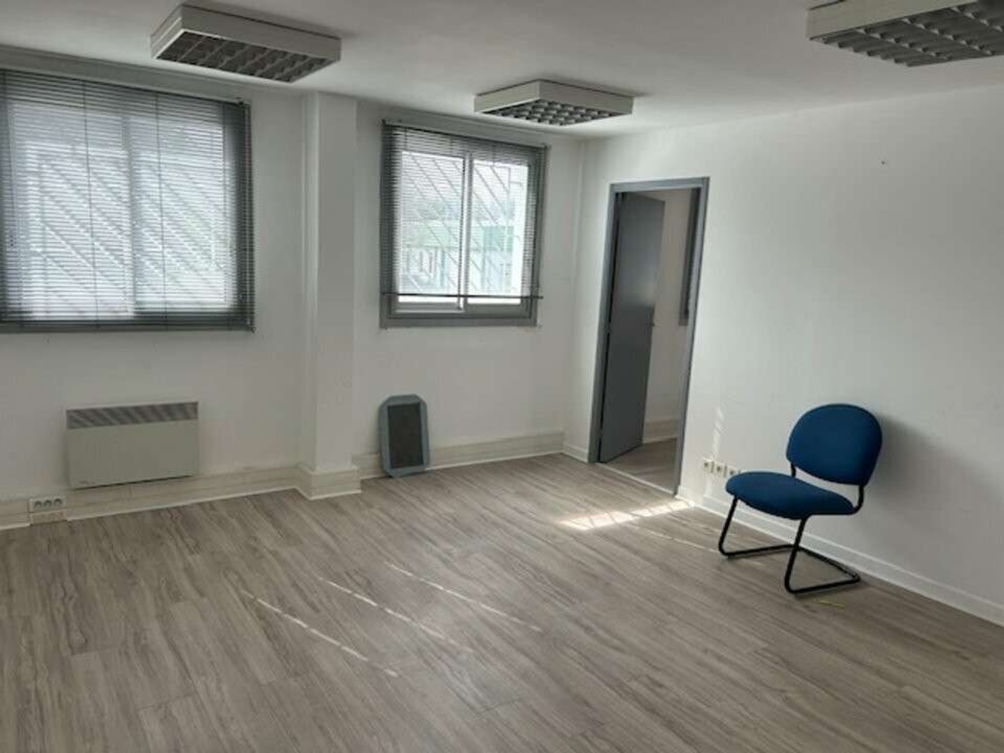 Vente local activités-bureaux 700m² Châteaurenard