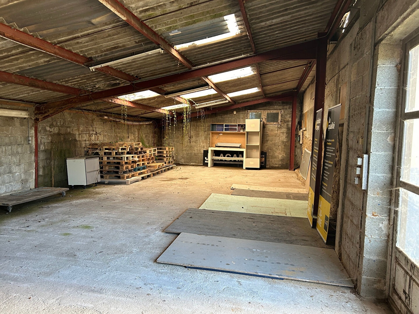 Local commercial 364 m²
