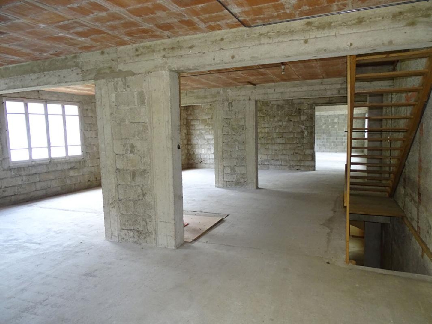 Locaux à vendre - 3 pièces - 690m2 - Moirans-En-Montagne (39260)