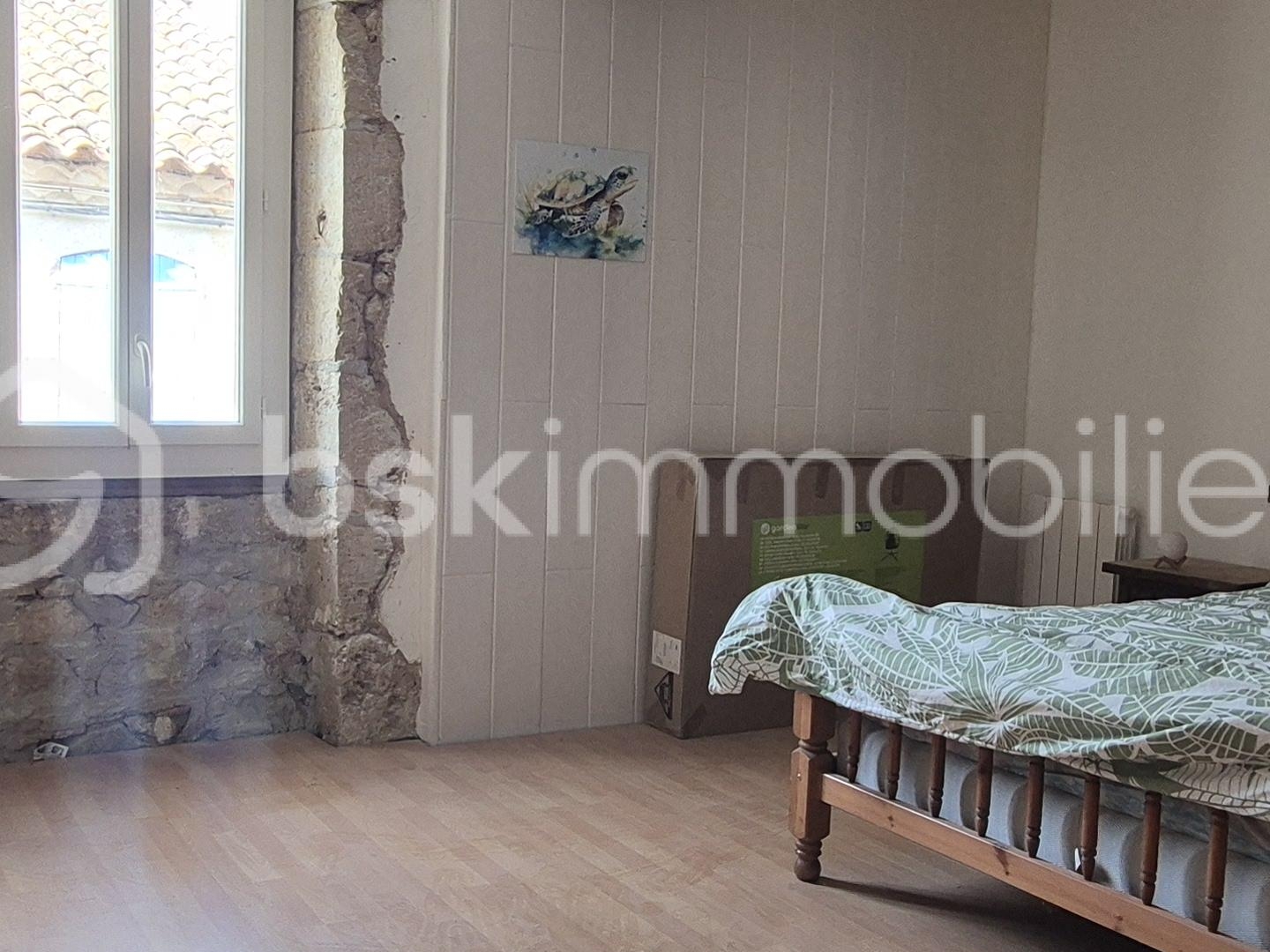 Maison à vendre - 7 pièces - 198m2 - Saint-Antoine (32340)