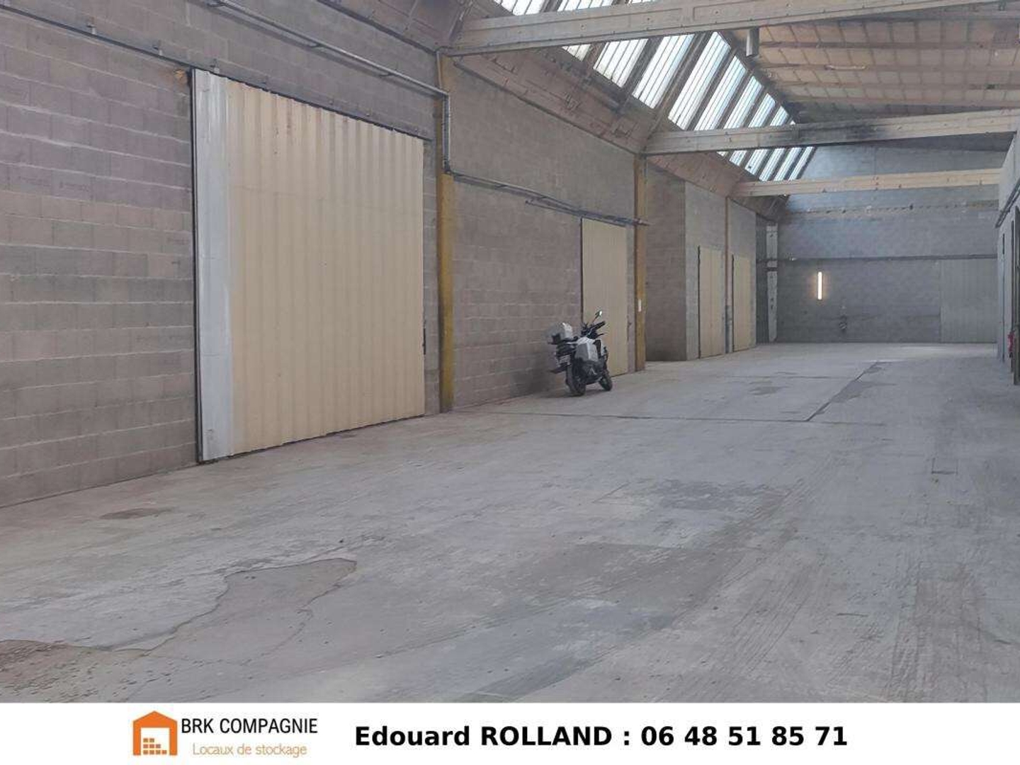 Cède local de stockage de 60m² Brières Les Scelles