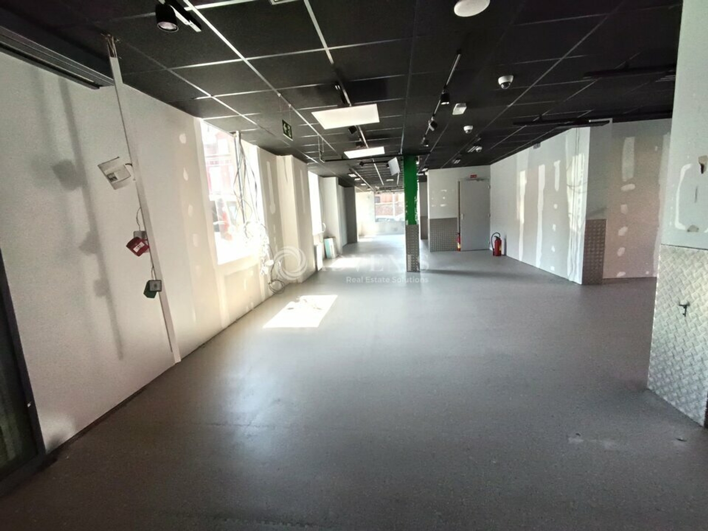 LOCAL COMMERCIAL A VENDRE