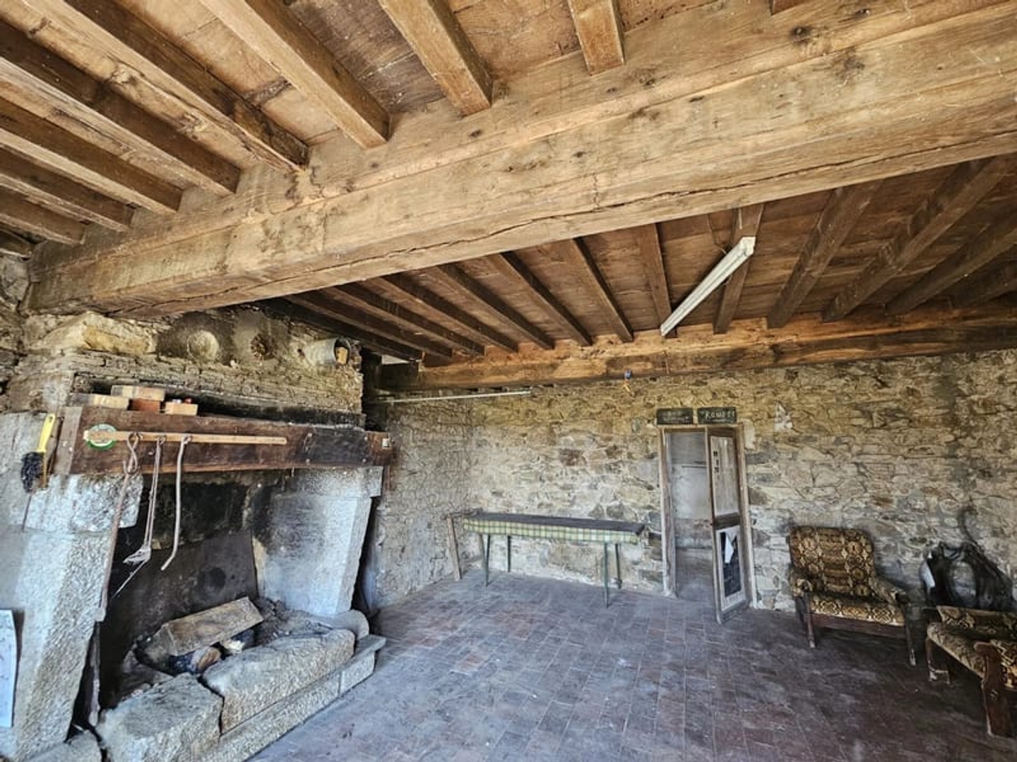 Maison à vendre - 2 pièces - 63m2 - Bussières (89630)