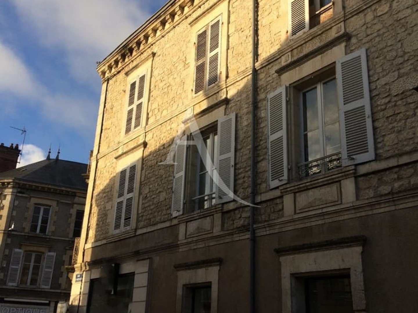Hôtel 2 pièces 117 m²