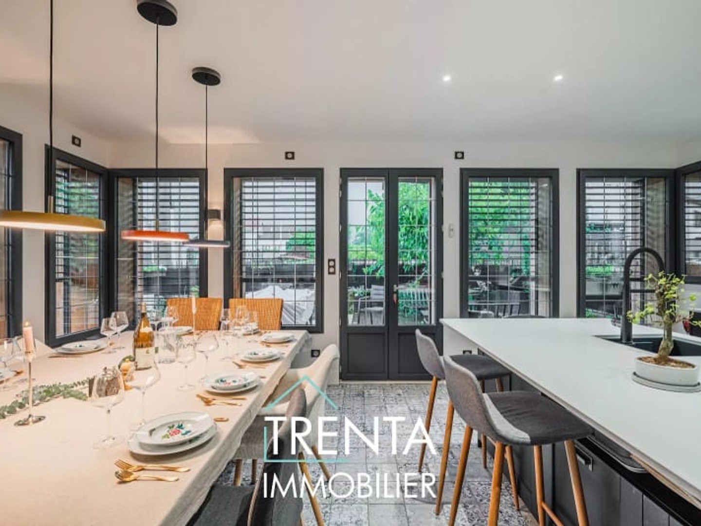 Maison 8 pièces 316 m²