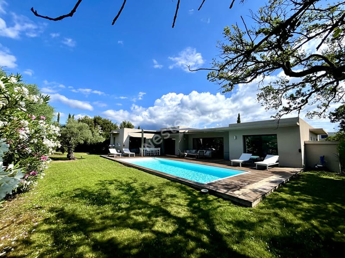 Villa 5 pièces 185 m²