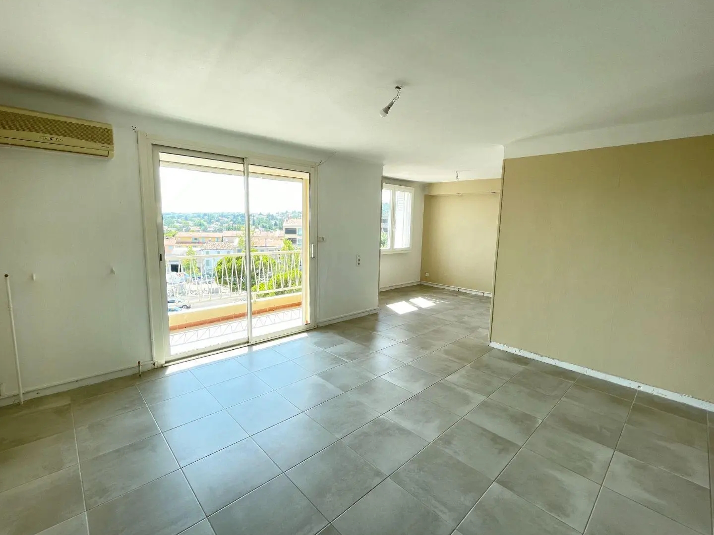 Appartement à vendre - 4 pièces - 79m2 - Manosque (04100)