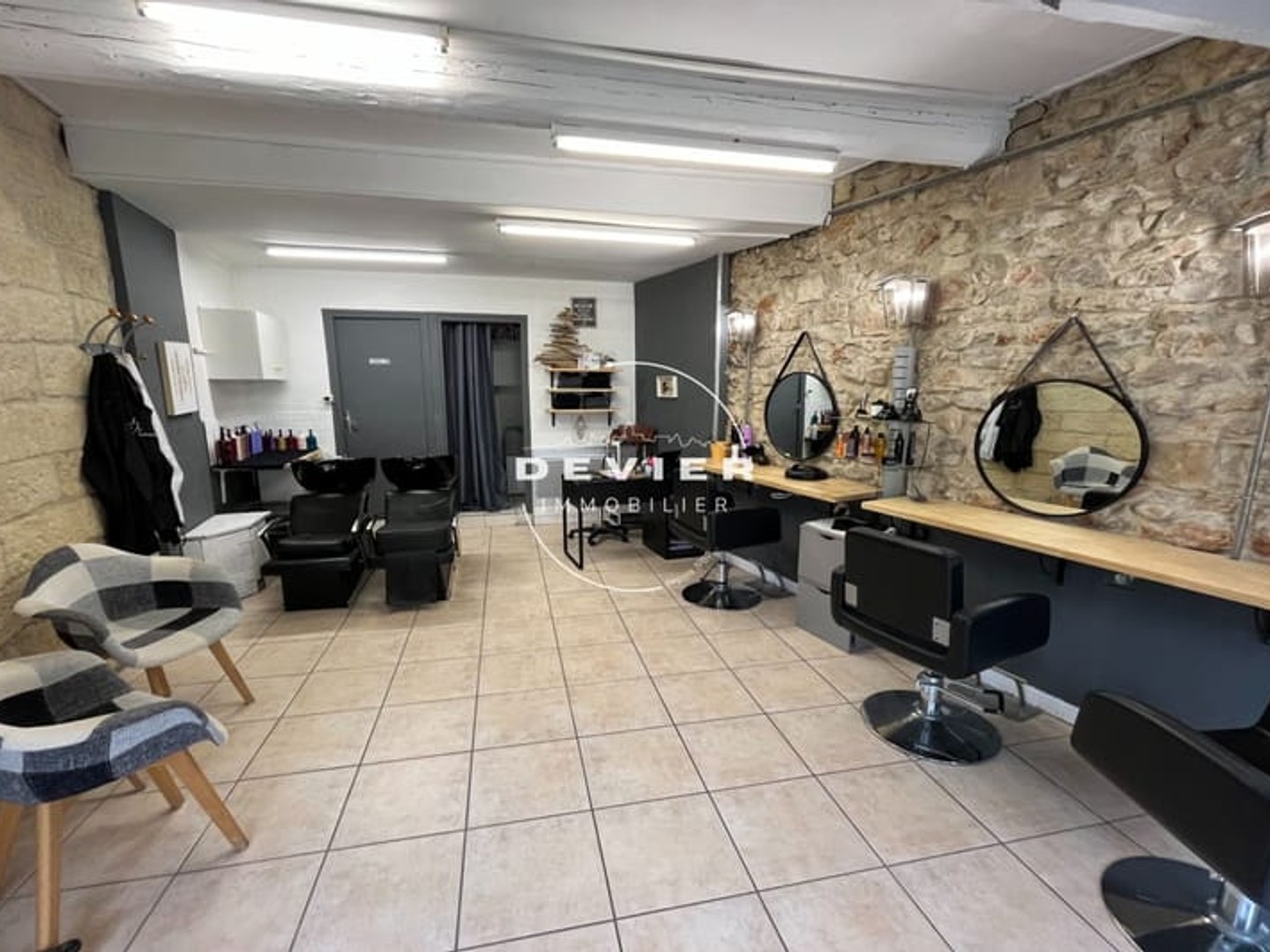 Immeuble commercial 30 m²