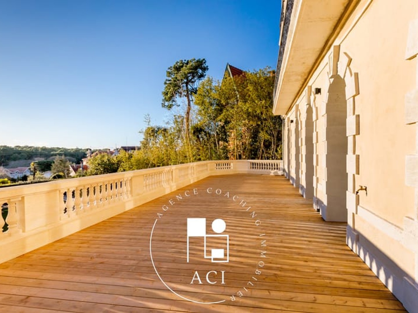 Appartement T4 avec terrasse en plein coeur de la ville d'hiver