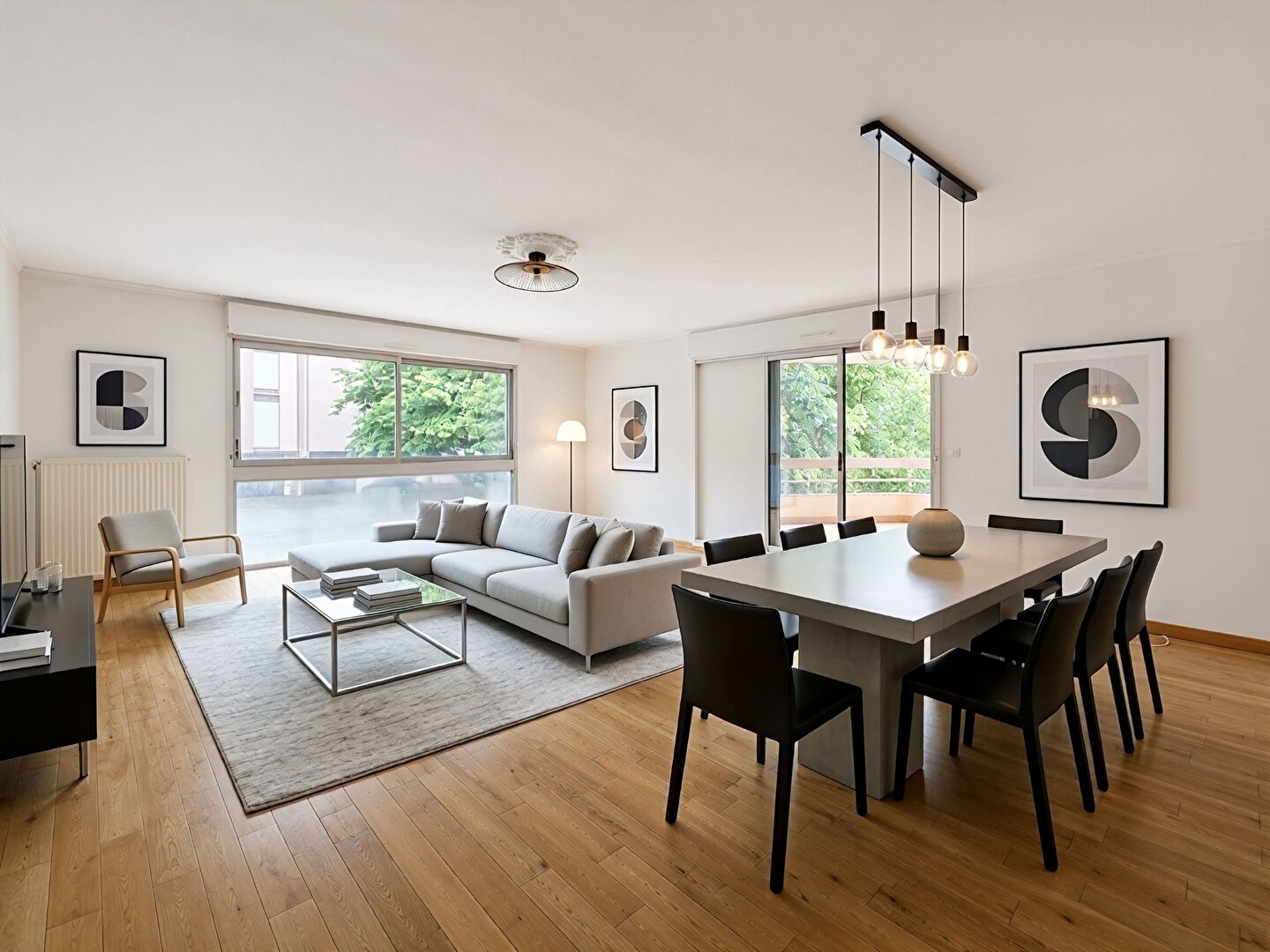 Quartier Saint-Agne, très grand appartement T4, lumineux avec double terrasse et grand garage de 27 m²
