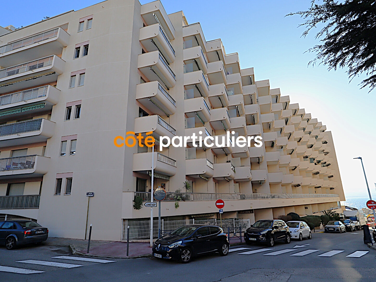 Appartement Saint Raphael 1 pièce(s) 27 m2 avec terrasse vue Mer !
