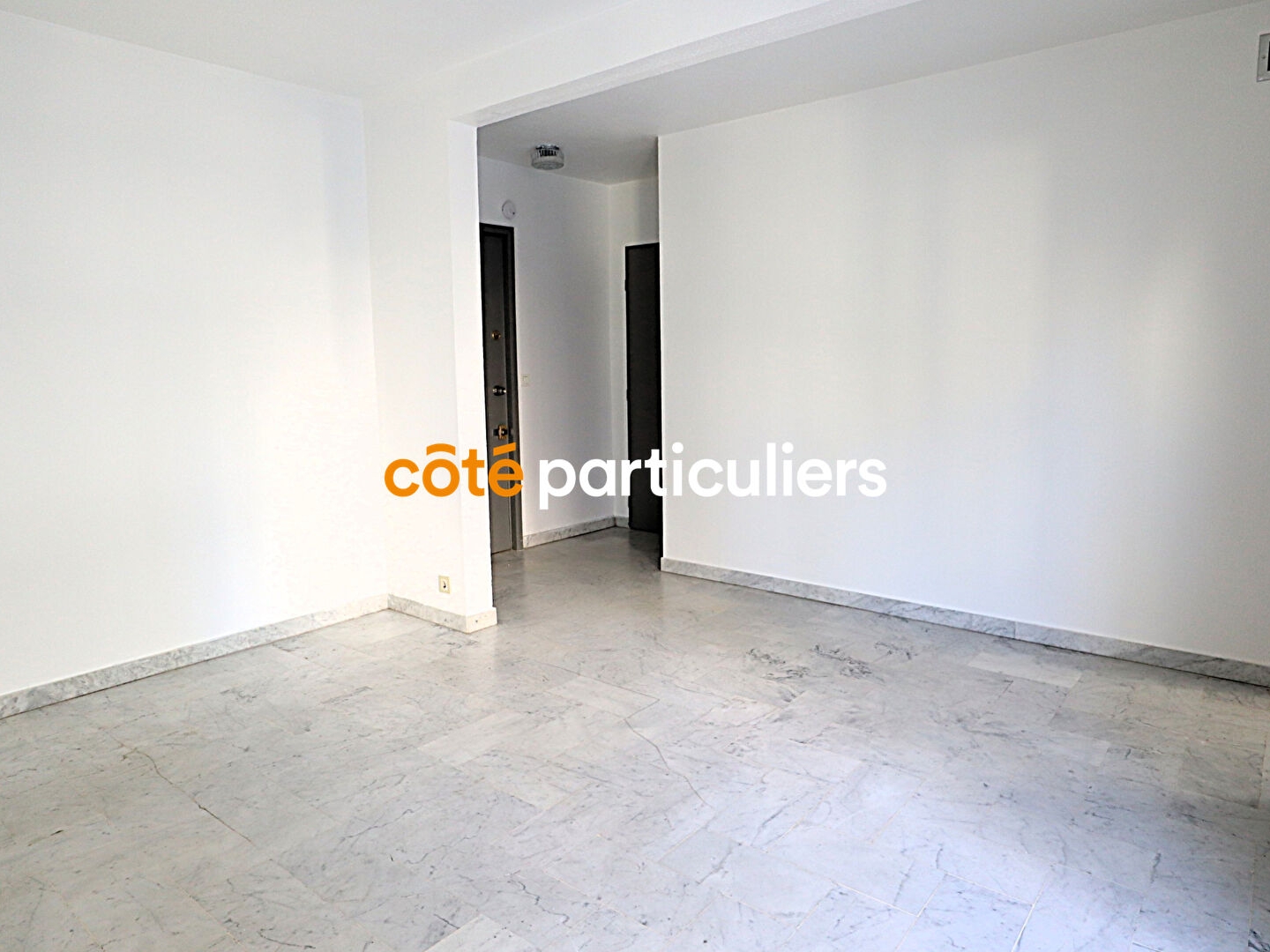 Appartement à vendre - 1 pièce - 27m2 - Saint-Raphaël (83700)