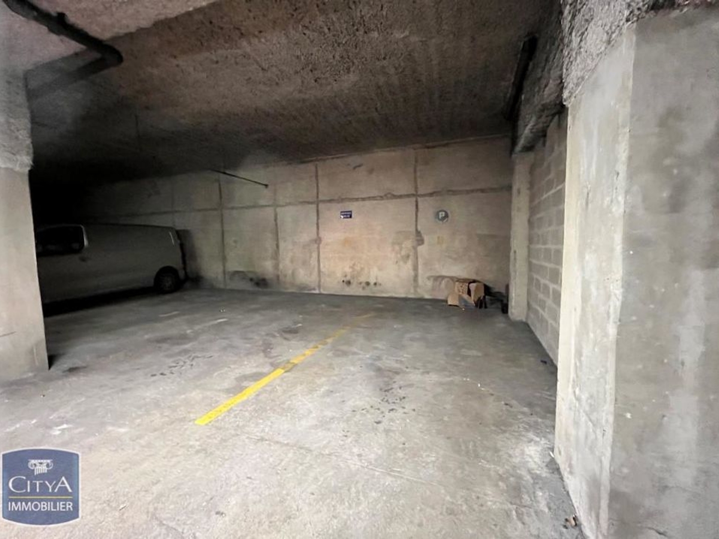 Parking / garage / box à vendre - 10m2 - Le Mans (72000)