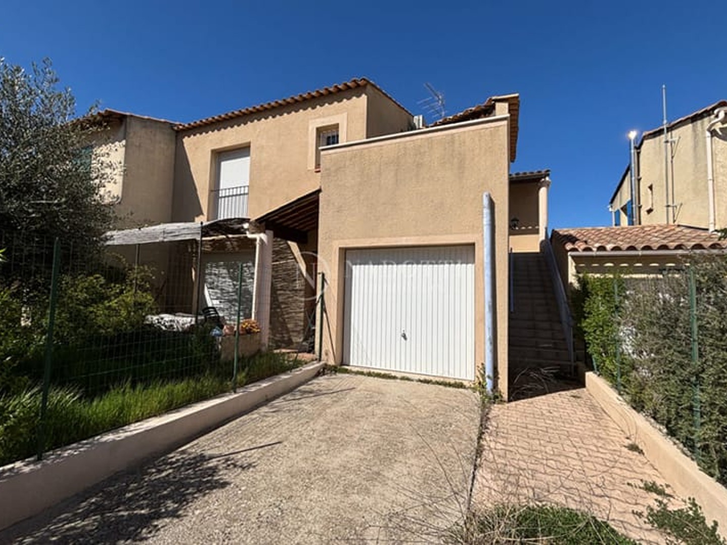 PERTUIS - T4 duplex 80m2 avec garage et terrasse