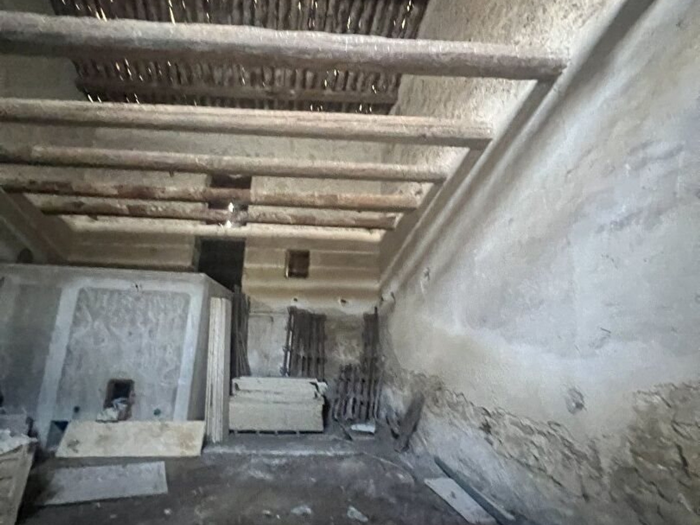 Parking / garage / box à vendre - 200m2 - Lespignan (34710)