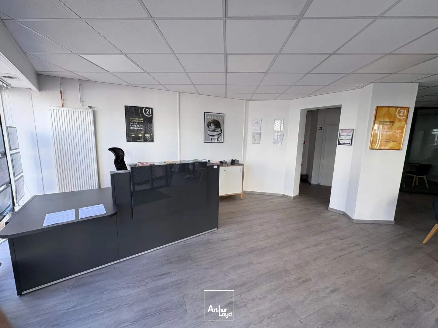 Immeuble à vendre - 208m2 - Saint-Just-En-Cha... (60130)