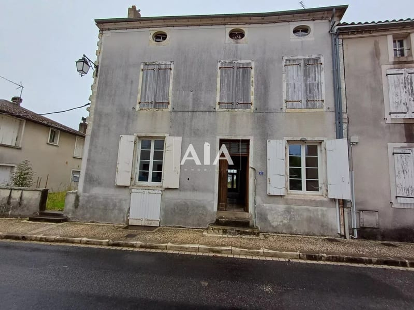 MAISON DE VILLE