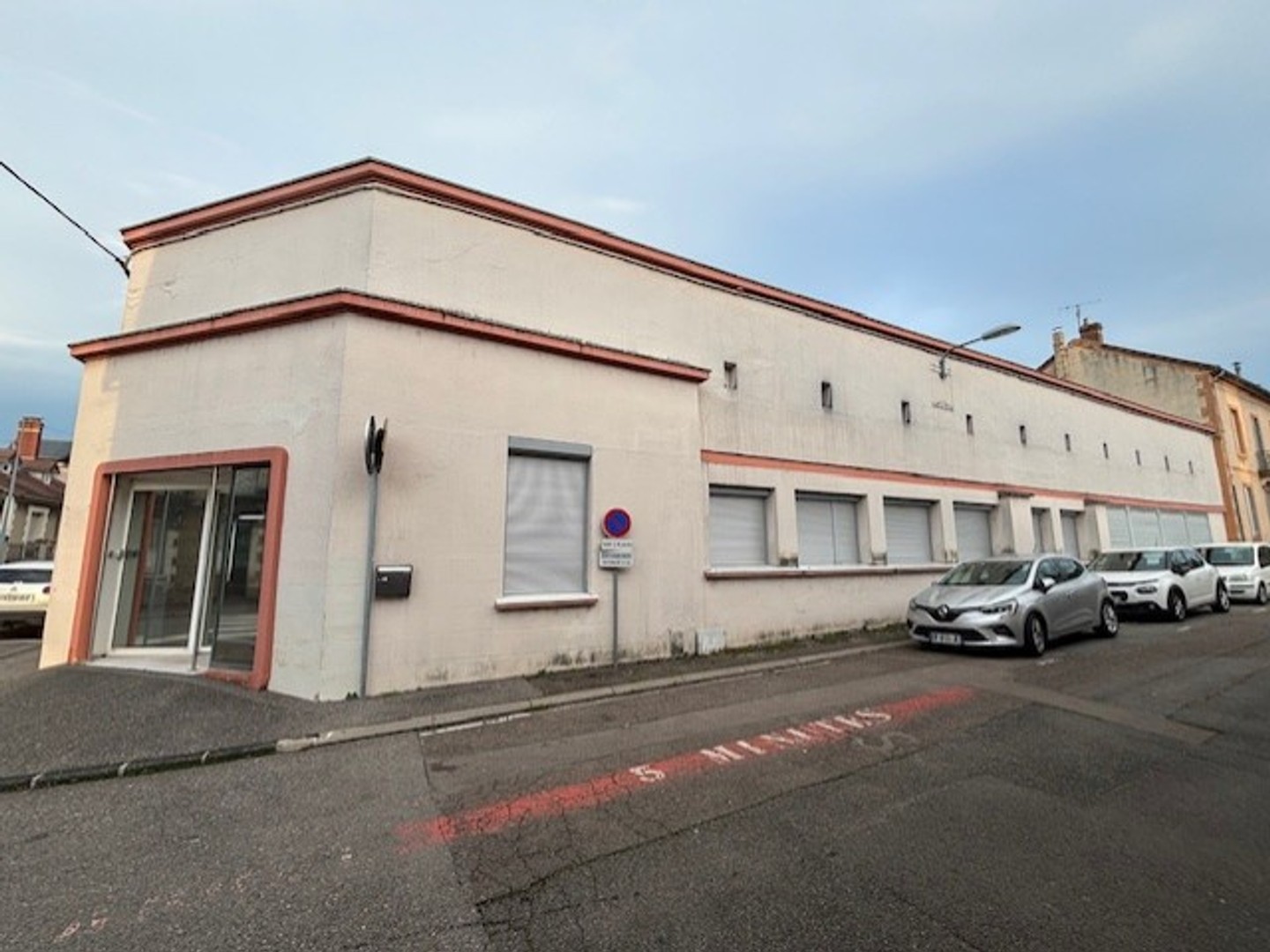 AUTUN, murs commerciaux libre en centre ville.