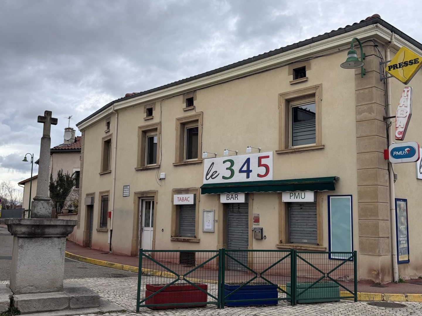 Immeuble commerce+appartements